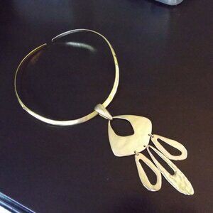 ARTIST COURTNEY FISCHER BRASS SIMPLE CHOKER W/ GOLDEN LOOPS PENDANT/EARRINGS 64